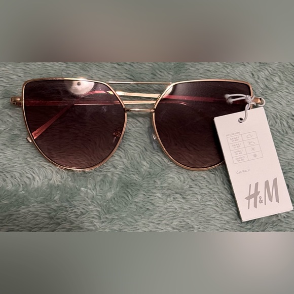 H&M sunglasses - Picture 1 of 2